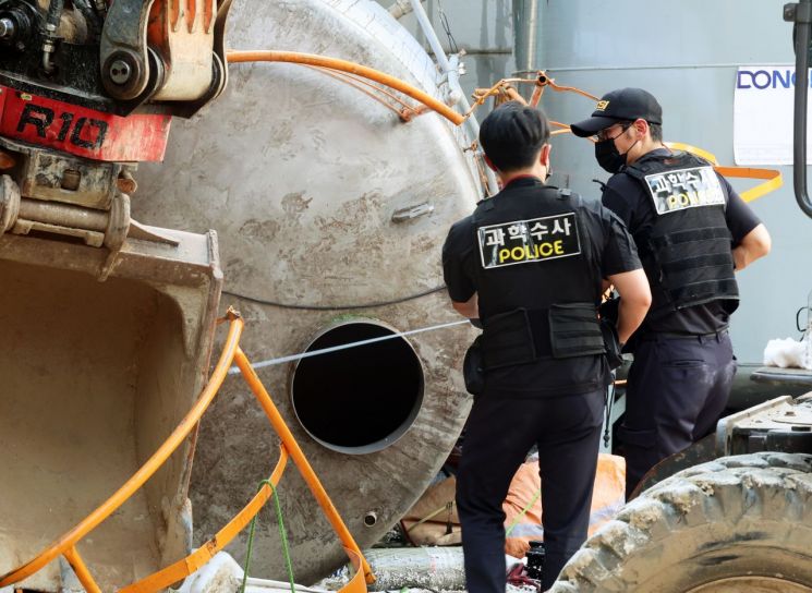 순천 레미콘공장 탱크 질식사고…2명 사망·1명 위중