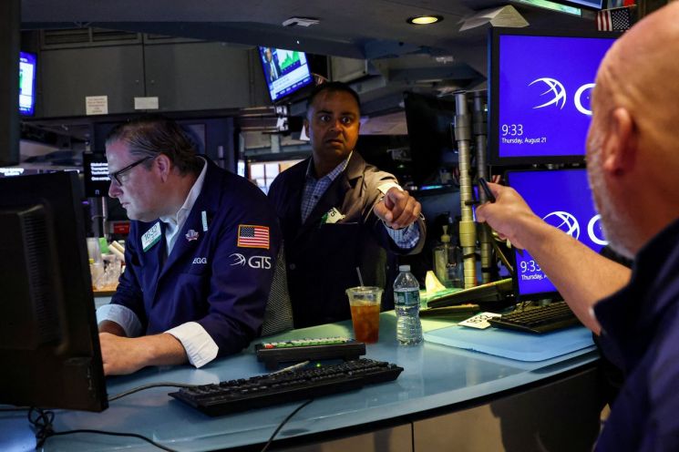 [굿모닝 증시]파월의 입으로 쏠린 눈…코스피도 '관망 모드'