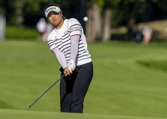 주수빈, 4언더파 출발…이와이 7언더파 선두