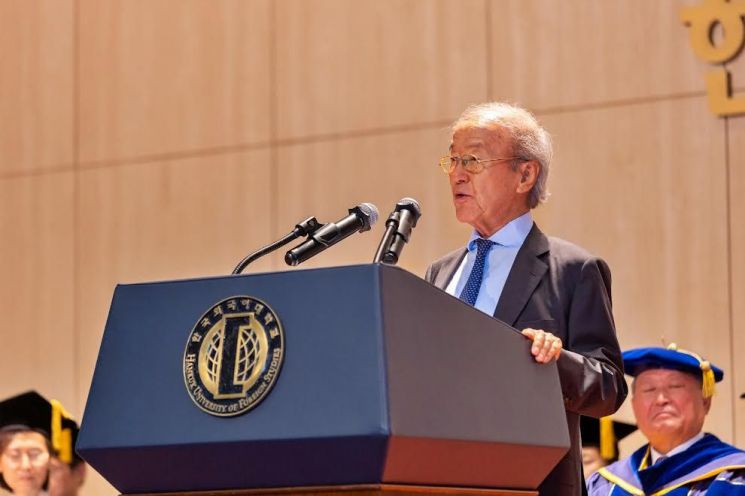 윤윤수 미스토홀딩스 회장 "정직과 성실 지키면 행운 따를 것"