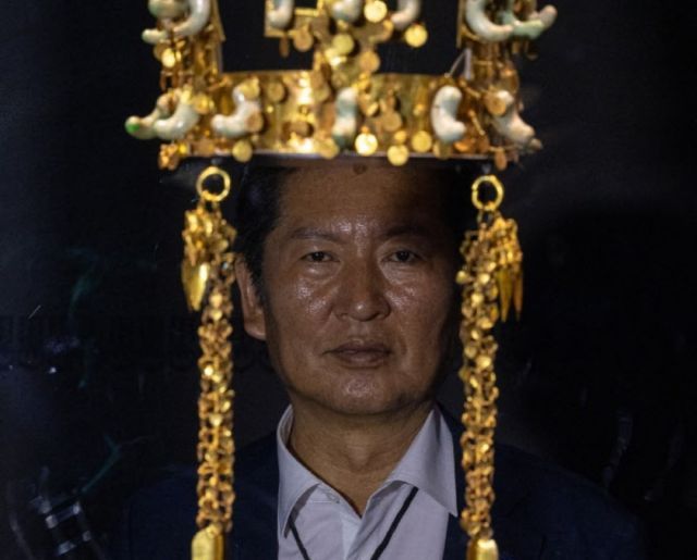 "왕이 될 상?"…정청래, 왕관 쓴 듯한 사진 논란 일자 '빛삭'