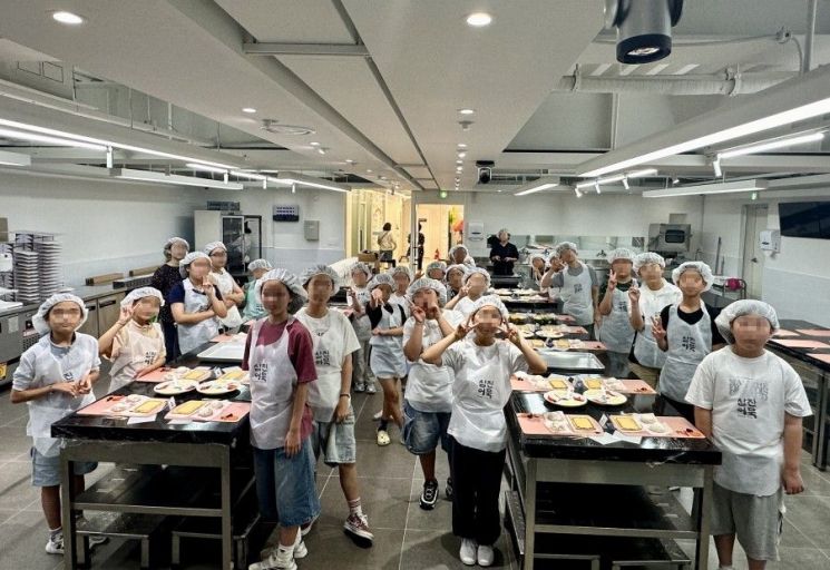 기장군 정관읍이 아동 놀 권리 증진 프로그램 ‘여름이야기’를 진행하고 있다. 기장군 제공