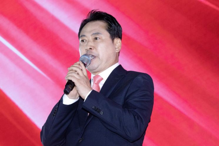 국민의힘 당 대표 결선투표 진출자 장동혁 후보가 22일 충북 청주시 오스코에서 열린 제6차 전당대회에서 소감을 밝히고 있다. 연합뉴스