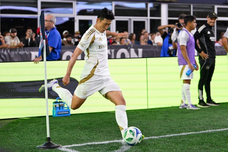 손흥민 LAFC 데뷔골…댈러스 상대로 프리킥골