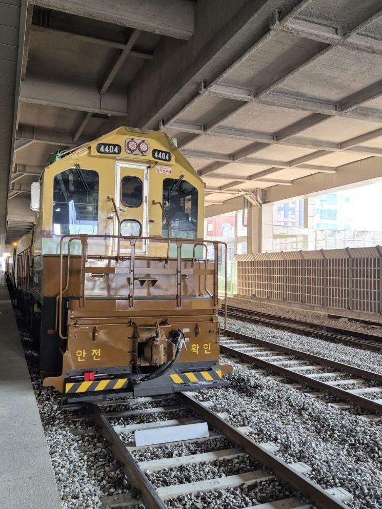 교외선 열차. 고양특례시 제공