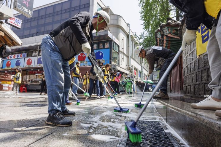 장기판 사라진 탑골공원…고성방가·주취시비도 줄어