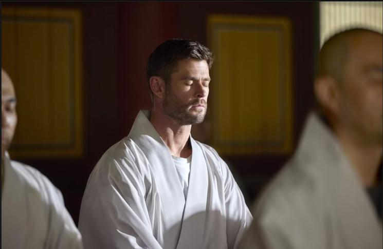 범어사서 108배 수행 중인 '토르'…부산에 무슨 일로