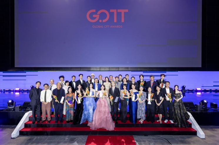 폭싹 속았수다, 3관왕 먹었다… 글로벌OTT어워즈, 주연배우상 사카구치 켄타로·박은빈