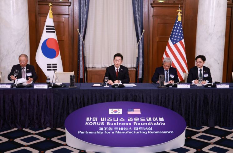 한미 기업인 만난 李대통령 "윈윈 할 수 있는 제조업 르네상스 달성하자"