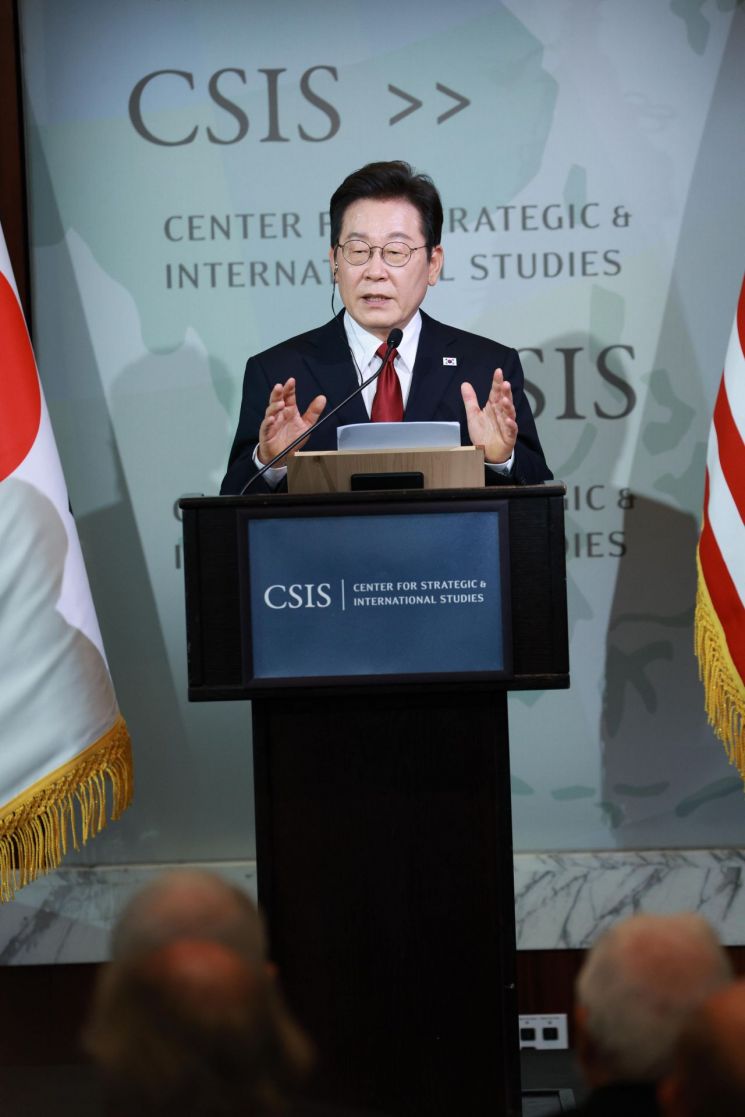 'CSIS 연설' 李대통령 "국방비 증액할 것…한·미·일 협력으로 북핵 대응"