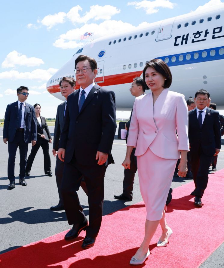 李대통령, 필라델피아 '서재필 기념관' 방문…대통령으로는 26년만