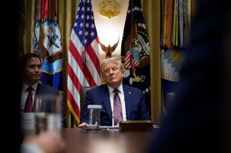 트럼프, 가자 전후 구상 회의…"휴양지·무역허브 재건 논의"