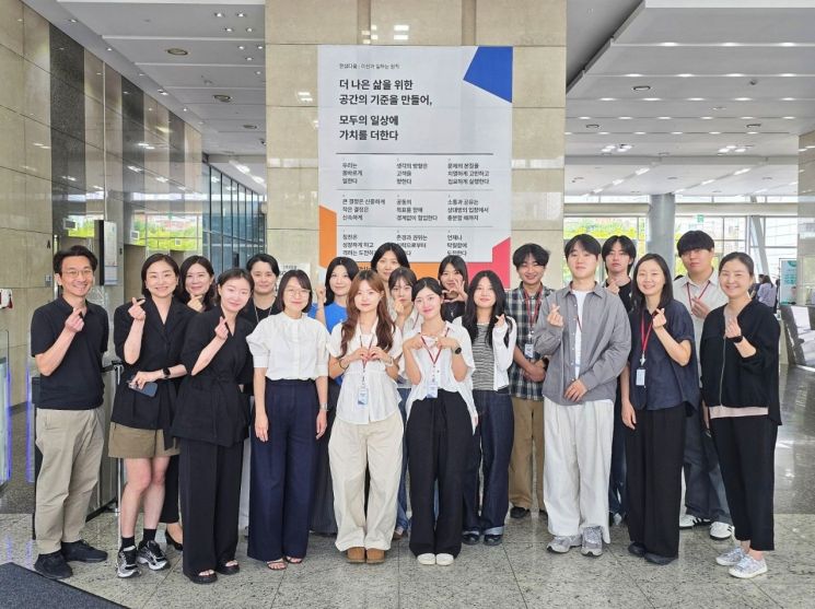 "Designing 'Future-Oriented Furniture' with University Students"... Hanssem Successfully Concludes KDM+