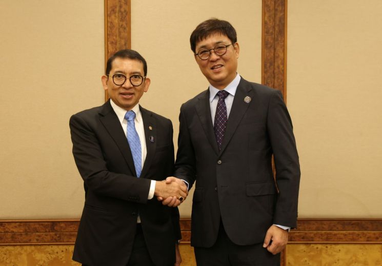 [포토]최휘영 장관, 인도네시아 문화부 장관과 양자 회담