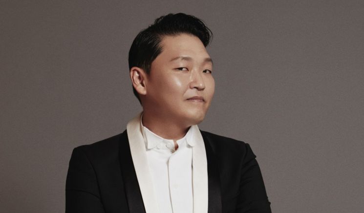 수면제 대리수령 혐의를 인정하고 사과한 가수 싸이의 이미지. 피네이션