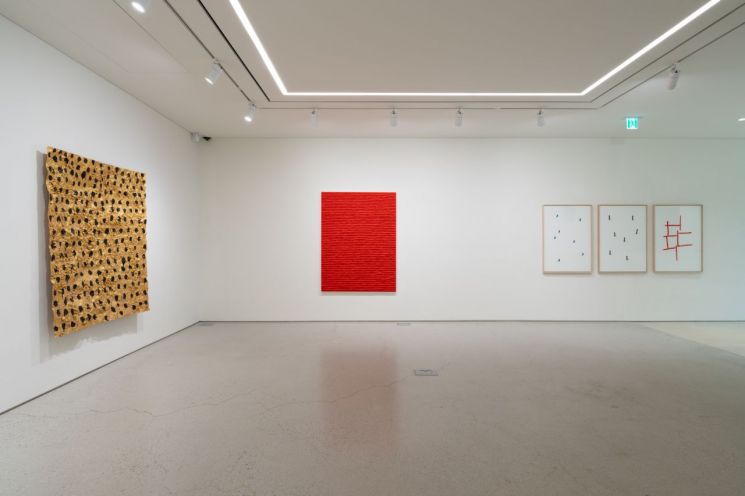 그림 속 '선'의 예술과 깊이를 탐하다…남춘모 'From the lines' 展