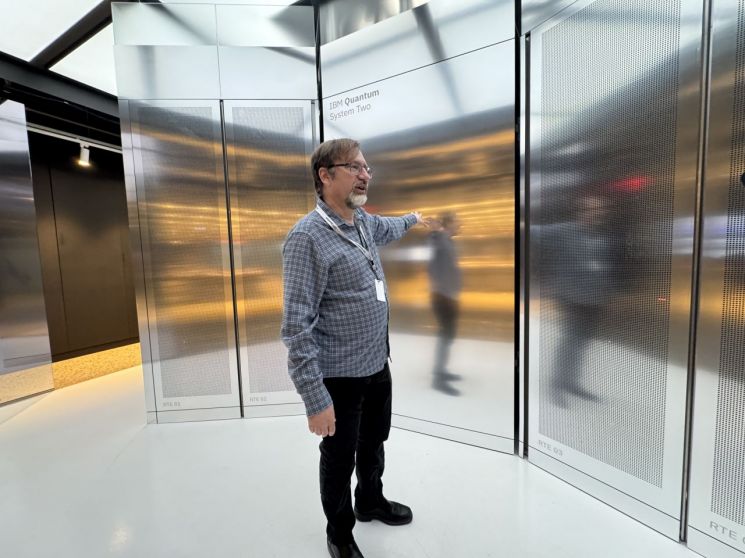 [르포]'미래 아닌 현재'… IBM 양자컴 ‘퀀텀 시스템 투’ 직접 보니