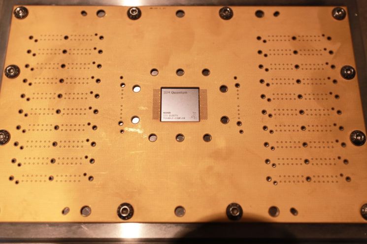 [르포]'미래 아닌 현재'… IBM 양자컴 ‘퀀텀 시스템 투’ 직접 보니