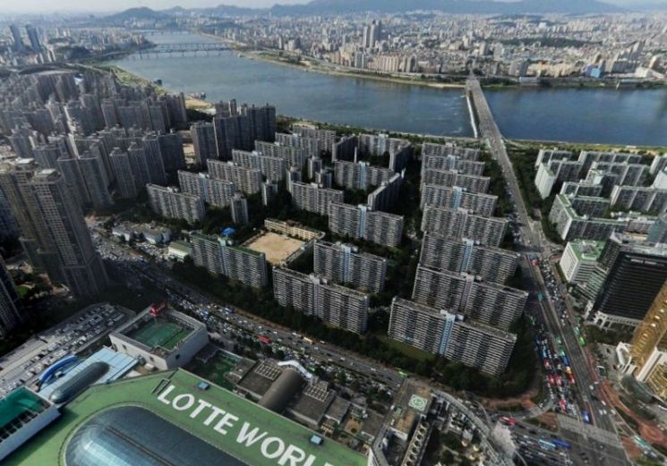 송파구 “잠실주공5단지 조합장 ‘직선’ 선출해야”…변경 인가 반려할 수도