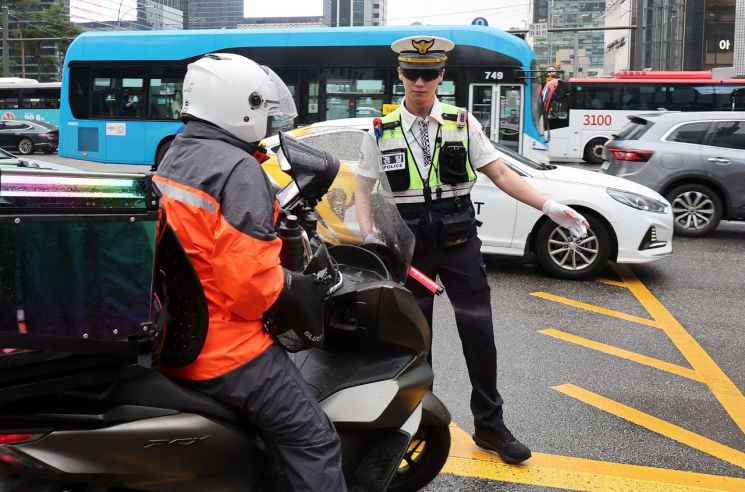 늘어나는 오토바이 사고…서울 경찰, 9월 집중 단속 실시