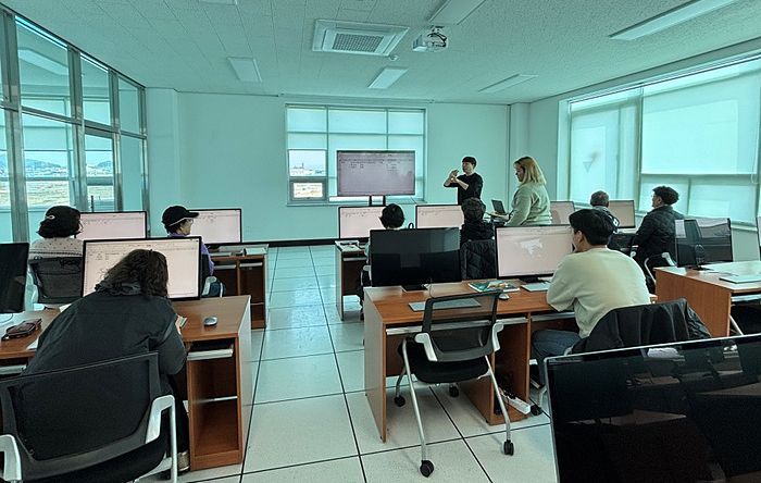 신안군은 농업인의 디지털 역량 강화를 목표로 '농업인 정보화 교육'을 실시했다. 신안군 제공