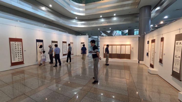 "가슴속에 만권의 책이 들어 있어야"'제23회 평사서회전' 개최