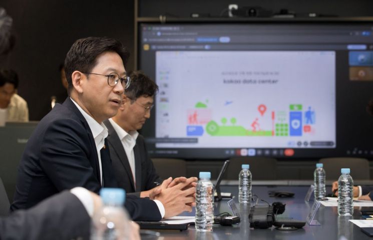 배경훈 과학기술정보통신부 장관이 29일 오후 경기도 안산시 상록구 카카오데이터센터 안산에서 열린 '첨단 GPU 확보 및 AI 고속도로 현장간담회' 에서 발언하고 있다. 과기정통부 제공