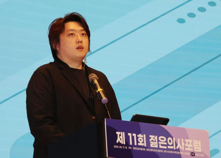 전공의 집단 사직을 이끌었던 박단 전 대한전공의협의회(대전협) 비상대책위원장이 연세대학교 세브란스병원 전공의 모집에서 최종 탈락한 것으로 알려졌다. 연합뉴스