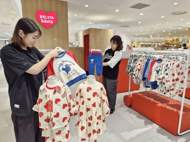 컬러·패턴 살아있는 키즈 패션… 롯데백화점 부산본점, '벨리타앤보이즈' 오픈
