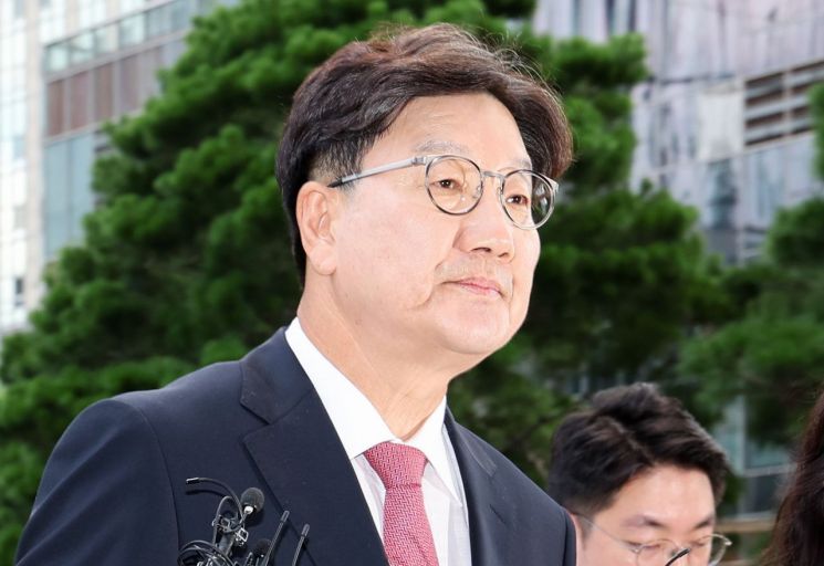 권성동 국민의힘 의원이 자신을 둘러싼 불법 정치자금 수수 의혹에 대해 "금품은 받은 적 없다"며 의혹을 전면 부인했다. 연합뉴스