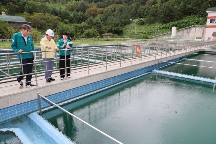 “시민 안심할 수 있는 안전한 물 공급 최선”… 양산시, 녹조 대응상황 점검