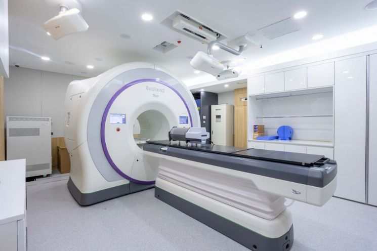 경희대병원, 최첨단 맞춤형 방사선 암 치료기 '래디젝트 X9' 도입