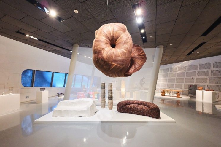 '디자인 마이애미' DDP서 아시아 첫 전시…국내외 71명 디자이너 작품 소개