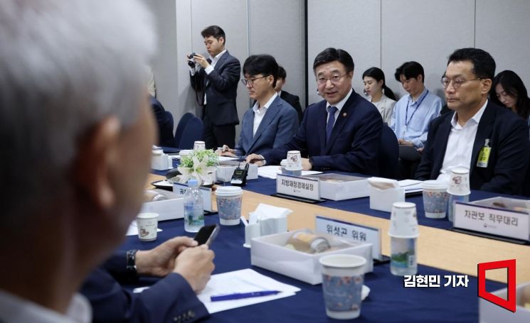 [포토] 발언하는 윤호중 장관