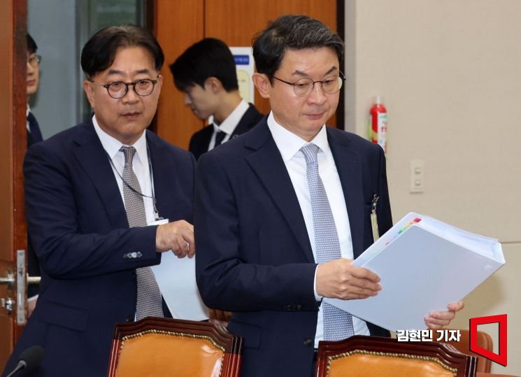 이억원 금융위원장 후보자가 2일 국회 정무위원회에서 열린 인사청문회에서 출석하고 있다. 2025.9.2 김현민 기자