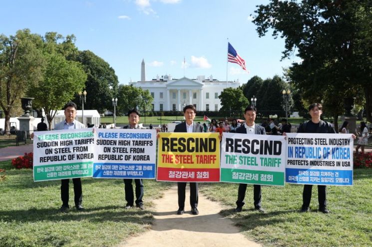 '백악관 앞에서 직접 호소'… 이강덕 포항시장, 철강산업 위기 극복