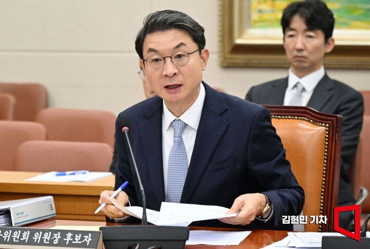 이억원 금융위원장 후보자가 2일 국회 정무위원회에서 열린 인사청문회에 출석해 의원 질의에 답하고 있다. 2025.9.2 김현민 기자
