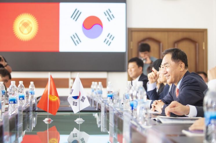 정장선 평택시장, 중앙아시아 도시 방문해 교류 협력 논의