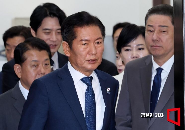 [포토] 최고위 참석하는 더불어민주당 지도부