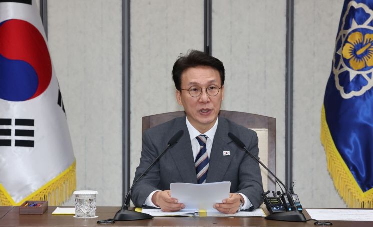 김민석 국무총리가 3일 정부세종청사 총리실 영상회의실에서 열린 국정현안관계장관회의에서 발언하고 있다. 연합뉴스