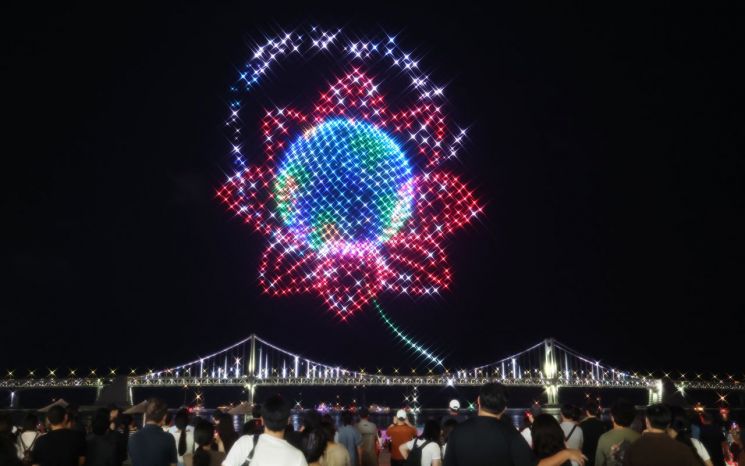李대통령까지 나섰는데…부산, 불꽃축제 앞두고 '바가지' 여전
