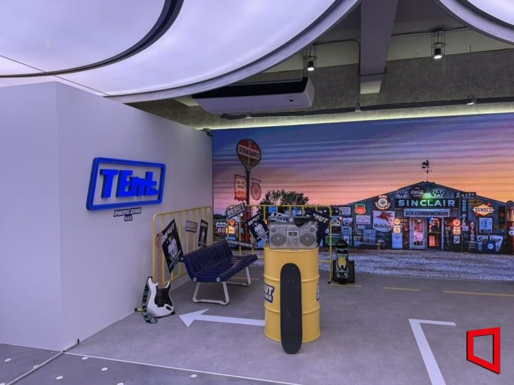 [르포]SKT 문화공간 'T팩토리' 성수 가보니…아이돌 체험에 AI포토까지 