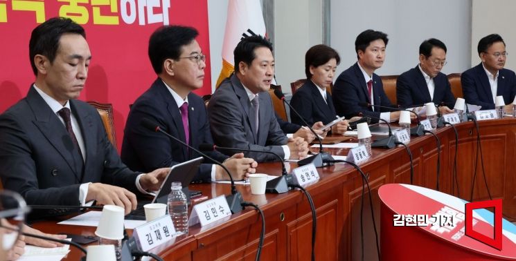 [Photo] Jang Donghyuk Compares Special Prosecutor to a "Special Dog"... "Always Ready to Bite Its Owner"