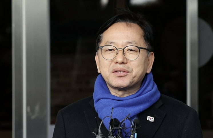 '자체 여론조사 공표' 김문수 민주당 의원 벌금 90만원 확정…의원직 유지