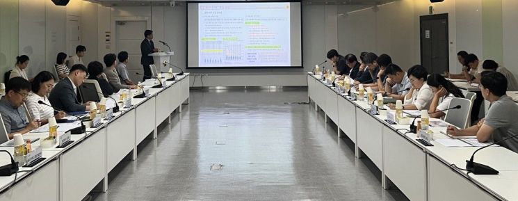 광주시는 4일 시청에서 '간선급행버스체계(BRT) 개발계획 수립 용역 중간보고회'를 열고, 주요 추진 현황과 향후 방향을 공유했다. 광주시 제공