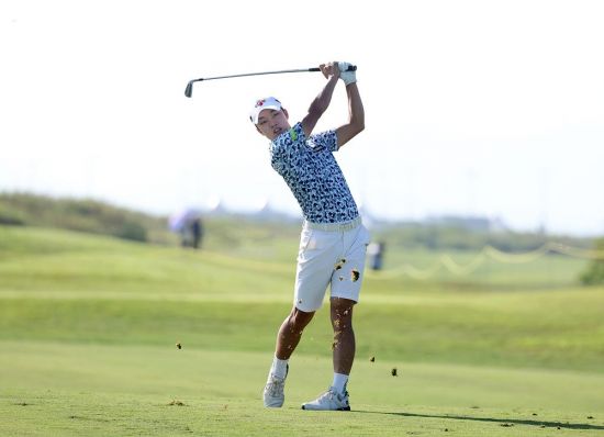 작년 신인왕 송민혁, 영암에서 첫 홀인원 환호