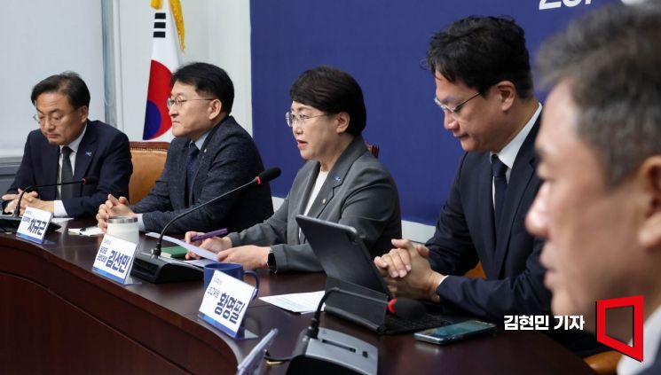 [포토] 김선민 "강미정 포함 피해자 위로…피해 회복 노력"