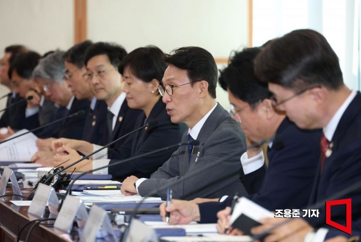 김민석 국무총리가 5일 서울 종로구 정부서울청사에서 열린 APEC 정상회의 준비위원회에 참석, 발언하고 있다. 2025.9.5 조용준 기자