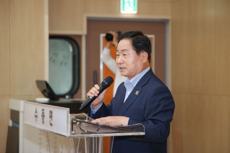 Joo Gwangdeok, mayor of Namyangju City, attended the launching ceremony of the Sudong Park Golf Club held on the 3rd at the Sudong Comprehensive Administrative Town and gave a congratulatory speech. Provided by Namyangju City