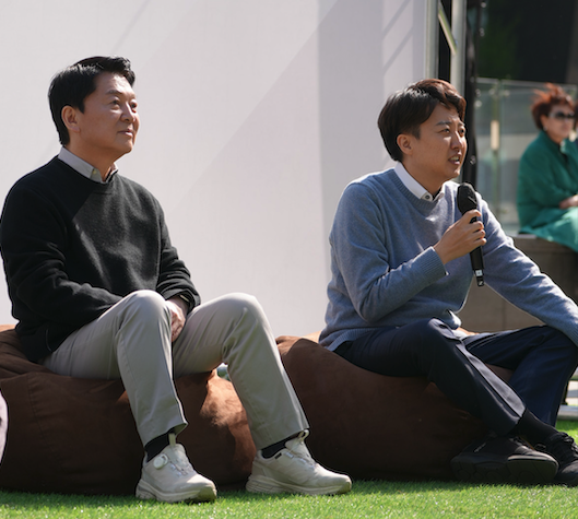 이준석 개혁신당 대표와 안철수 국민의힘 의원. 개혁신당